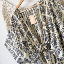 Cargar imagen en el visor de la galería, Top Mumbai Light Green
