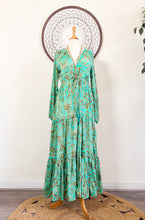 Cargar imagen en el visor de la galería, Vestido Jazmín Ondas (M-L)
