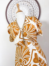 Cargar imagen en el visor de la galería, Vestido Tiana Gold (S-M)
