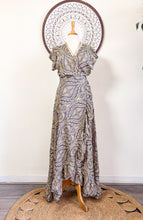 Cargar imagen en el visor de la galería, Vestido Tiana Gray (S-M)
