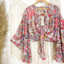 Cargar imagen en el visor de la galería, Top Kimono Flor (estándar)
