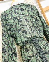 Cargar imagen en el visor de la galería, Vestido Imperio Verde (S-M)
