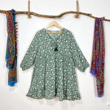 Cargar imagen en el visor de la galería, Vestido Aires Flores Verde (L-XL)
