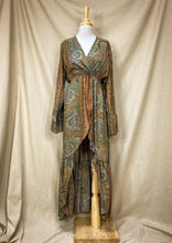 Cargar imagen en el visor de la galería, Vestido Gipsy Verde (M-L)
