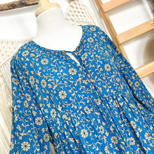 Cargar imagen en el visor de la galería, Vestido Aires Flor Beige (S-M)
