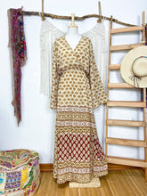 Cargar imagen en el visor de la galería, Vestido Imperio Beige (M-L)
