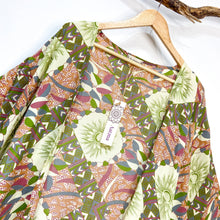 Cargar imagen en el visor de la galería, Kimono Luz Verde (estándar)
