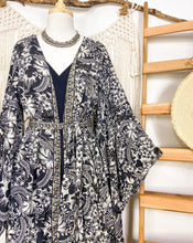 Cargar imagen en el visor de la galería, Kimono Gala Negro Flor (estándar)
