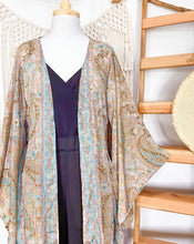 Cargar imagen en el visor de la galería, Kimono Gala Beige (S-M)

