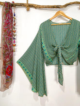 Cargar imagen en el visor de la galería, Top Kimono Verde Electric
