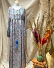 Cargar imagen en el visor de la galería, Vestido Aires Largo Rosa Flor (S-M)
