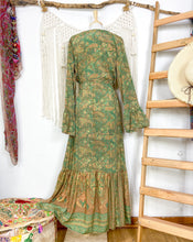 Cargar imagen en el visor de la galería, Vestido Gipsy Verde (S-M)
