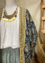 Cargar imagen en el visor de la galería, Kimono Largo Oliva (S-L)
