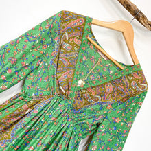 Cargar imagen en el visor de la galería, Vestido Lottus Verde (S-M)
