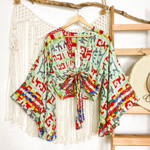 Cargar imagen en el visor de la galería, Top Kimono Etnico Verde (estándar)
