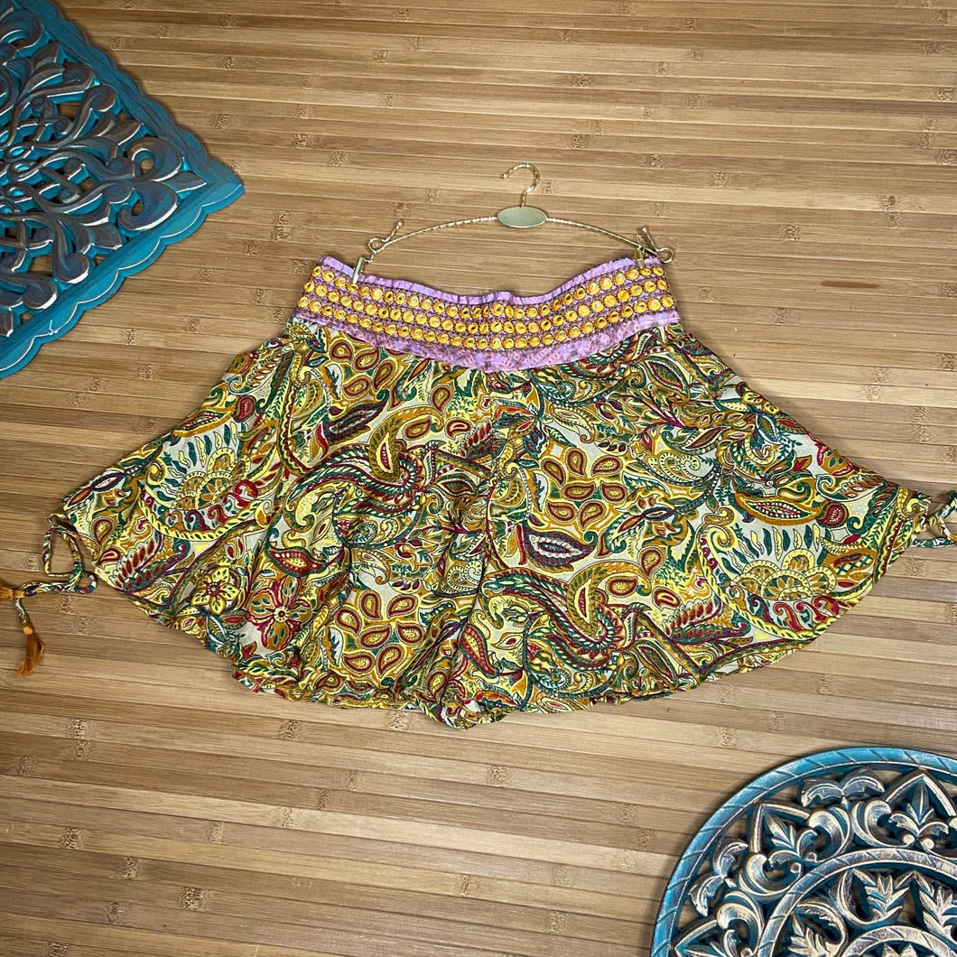 Short Nilay Mostaza (S-L)