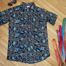 Cargar imagen en el visor de la galería, Camisa Negro Gold (S-M)
