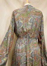 Cargar imagen en el visor de la galería, Vestido Gipsy Verde (M-L)
