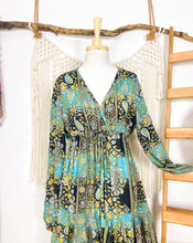 Cargar imagen en el visor de la galería, Vestido Lottus Calipso Negro (S-M)
