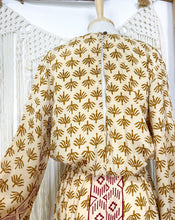 Cargar imagen en el visor de la galería, Vestido Imperio Beige (M-L)
