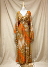 Cargar imagen en el visor de la galería, Kaftan Margarita Naranja (M-L)
