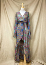 Cargar imagen en el visor de la galería, Vestido Gipsy Fucsia Turquesa (M-L)
