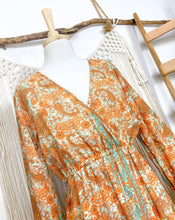 Cargar imagen en el visor de la galería, Vestido Gipsy Verde Flor (M-L)
