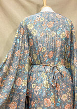 Cargar imagen en el visor de la galería, Kaftan Margarita Gris (M-L)
