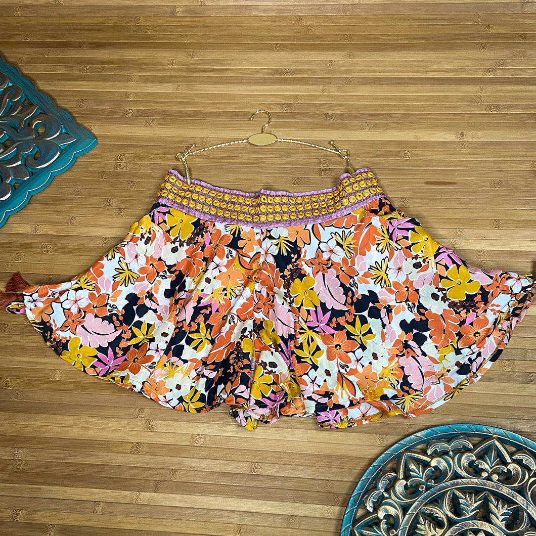 Short Nilay Flores (S-L)