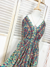 Cargar imagen en el visor de la galería, Vestido Amatista Green (estándar)
