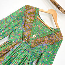 Cargar imagen en el visor de la galería, Vestido Lottus Verde (M-L)
