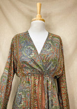 Cargar imagen en el visor de la galería, Vestido Gipsy Verde (M-L)
