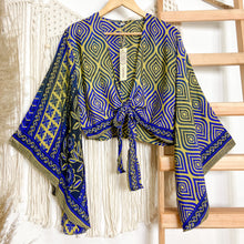 Cargar imagen en el visor de la galería, Top Kimono Verde Etnico (estándar)
