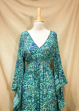 Cargar imagen en el visor de la galería, Kaftan Turquesa Azul (S-M)
