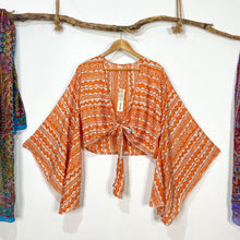 Cargar imagen en el visor de la galería, Top Kimono Naranjo
