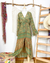 Cargar imagen en el visor de la galería, Vestido Gipsy Verde (S-M)
