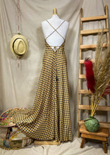 Cargar imagen en el visor de la galería, Vestido Amatista Mostaza (estándar)

