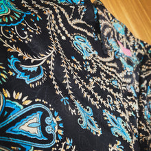 Cargar imagen en el visor de la galería, Camisa Negro Gold (S-M)
