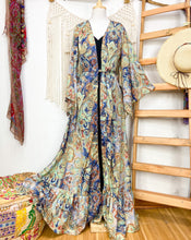 Cargar imagen en el visor de la galería, Kimono Gala Azulado (estándar)
